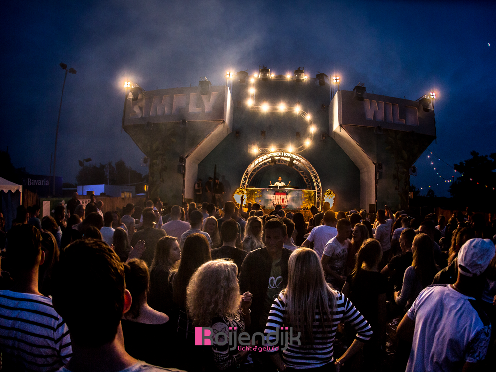 Roijendijk, Licht, Geluid, Special FX, Laser, Roijendijk Licht en Geluid, Mill, Gemeente Mill, Wanroij, Sint Hubert, Langenboom, Cuijk, Boxmeer, Oeffelt, Beers, Cantina La Bamba, Riche, Lagerhuis Mill, Dn Bens, Cafe Zaal Royal, Myllesweerd, Theater Markant Uden, Fabulous 90's, Dj, Bruiloft, Drive in show, verhuur, verhuur licht geluid, laser, co2, confetti, feest, sfeer, party