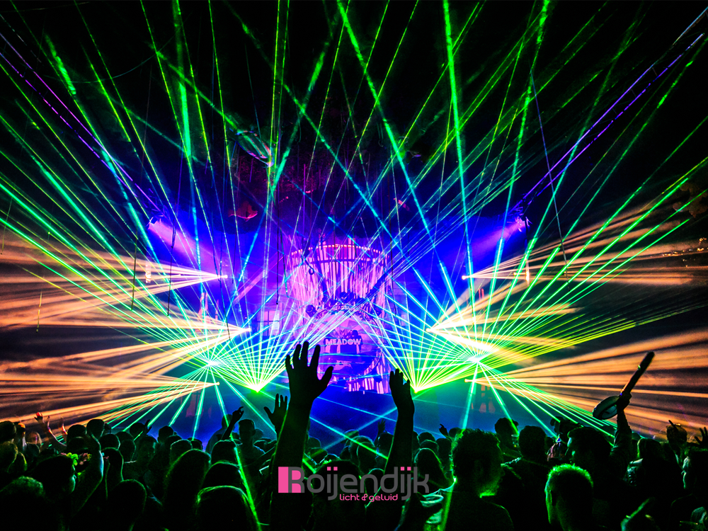 Meadow Events Rijkeveoort | Roijendijk Licht en geluid verzorgde hier de Special FX | Audio | Dj Apparatuur | Sfeer en show verlichting | Terrein verlichting