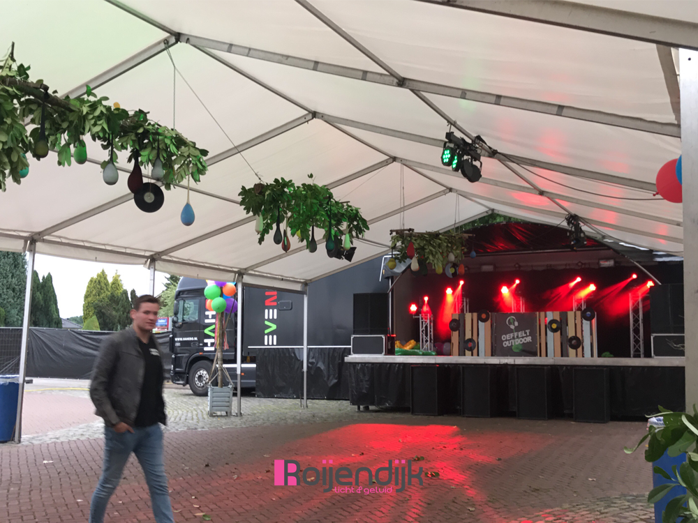 Oeffelt Outdoor | Roijendijk Licht en geluid verzorgde hier de Audio | Monitoren | Dj Apparatuur | Sfeer en show verlichting | Geluidstechnici