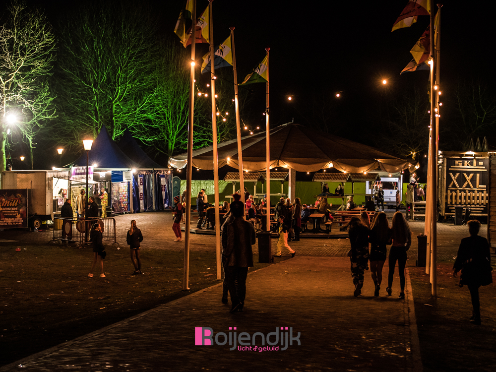 Carnaval gezamenlijke Horeca Mill | Roijendijk Licht En Geluid | RLG | R-LG [Martin Rush MH3. Martin Mac 101. Martin Atomic 3000. CLF Beam 6. Showtec Spectral M800.