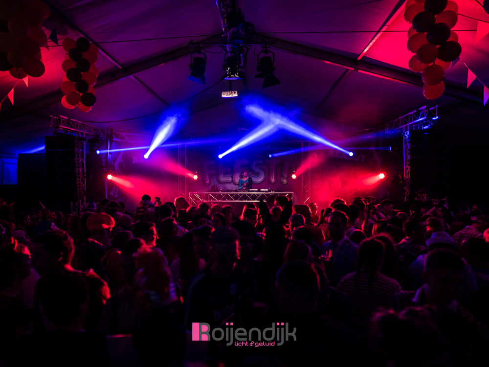 Carnaval gezamenlijke Horeca Mill | Roijendijk Licht En Geluid | RLG | R-LG [Martin Rush MH3. Martin Mac 101. Martin Atomic 3000. CLF Beam 6. Showtec Spectral M800.