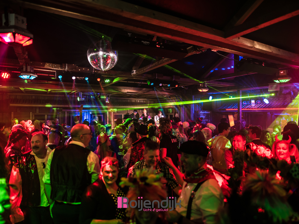 Carnaval gezamenlijke Horeca Mill | Roijendijk Licht En Geluid | RLG | R-LG [Martin Rush MH3. Martin Mac 101. Martin Atomic 3000. CLF Beam 6. Showtec Spectral M800.