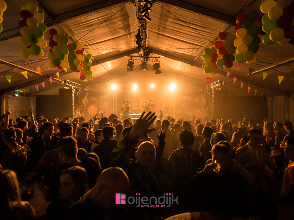 Carnaval gezamenlijke Horeca Mill | Roijendijk Licht En Geluid | RLG | R-LG [Martin Rush MH3. Martin Mac 101. Martin Atomic 3000. CLF Beam 6. Showtec Spectral M800.